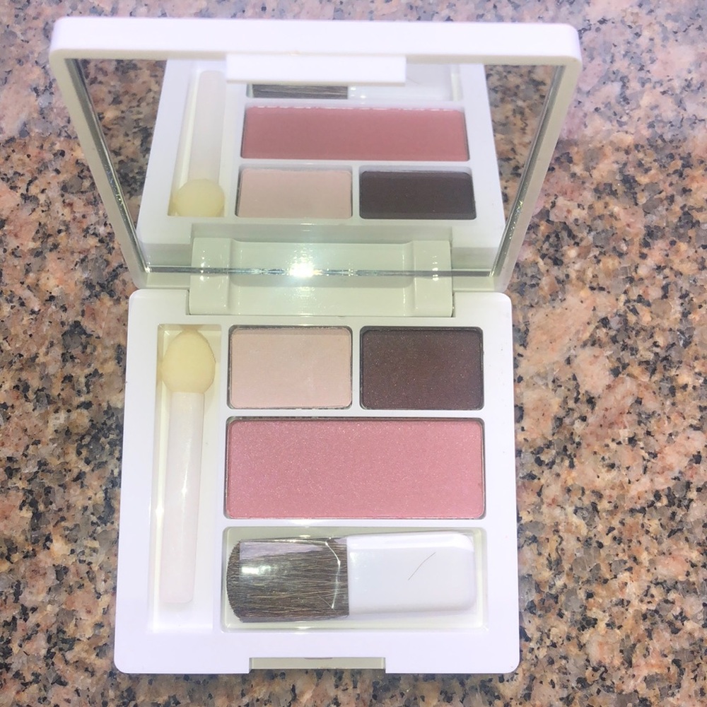 Clinique Eyeshadow Duo and Blush Palette with Applicator & Brush